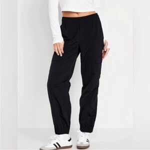 NEW! Old Navy Black High-Waisted Ankle-Zip Cargo Jogger Pants  🚦